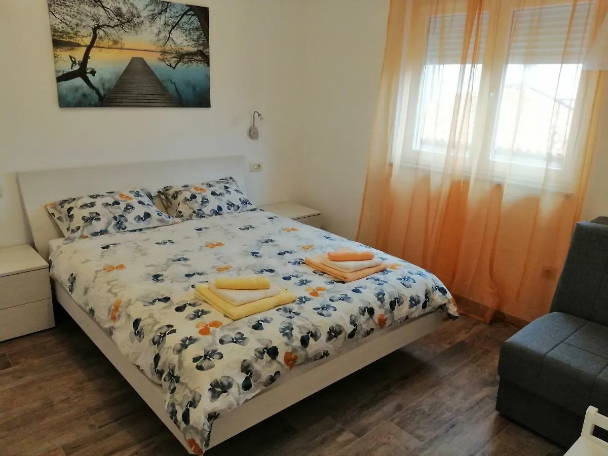 Villa Veronika Vinkuran 0*,  Croatia